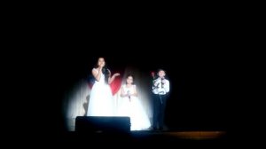 Поют семья Кузьминых Милана Давид и Дияна