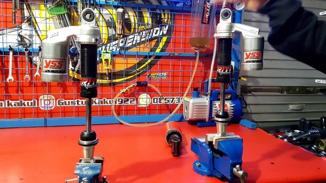 YSS G series for Honda Tiger смотреть онлайн