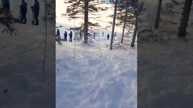 Поисковые работы на месте схода лавины в Усть-Коксинском районе смотреть онлайн