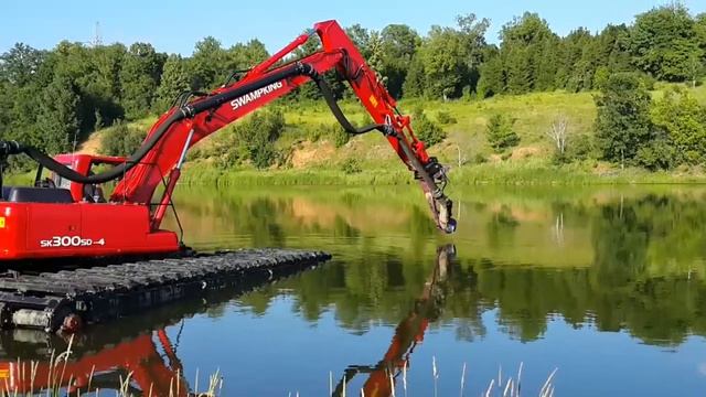 Экскаватор-болотоход землесосом очищает пруд -г.Нижнекамск 2015г