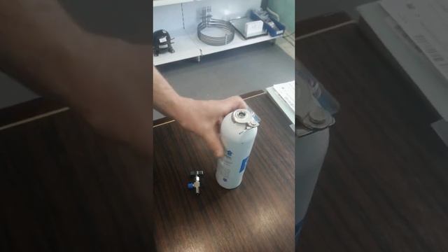 Как использовать баллон фреона под клапан смотреть онлайн