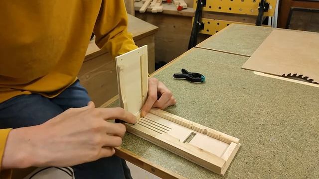 How to transform an ordinary HAND MIXER into a STRIP SANDER! смотреть онлайн