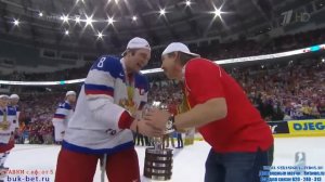 Знарок шутя бьет Овечкина