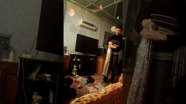 Сходила за покупками перед Новым годом) Мужа бомбит) смотреть онлайн