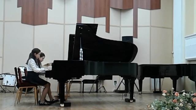 Фортепианный дуэт Алексеева Евгения и Низамиева Карина смотреть онлайн