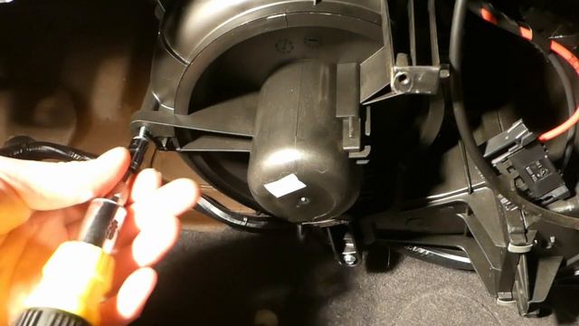 How to replace the heater/blower motor in Peugeot Partner (Citroen Berlingo) смотреть онлайн