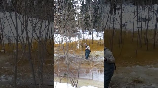 Пестрецы охотники утопили три снегохода.))))) смотреть онлайн