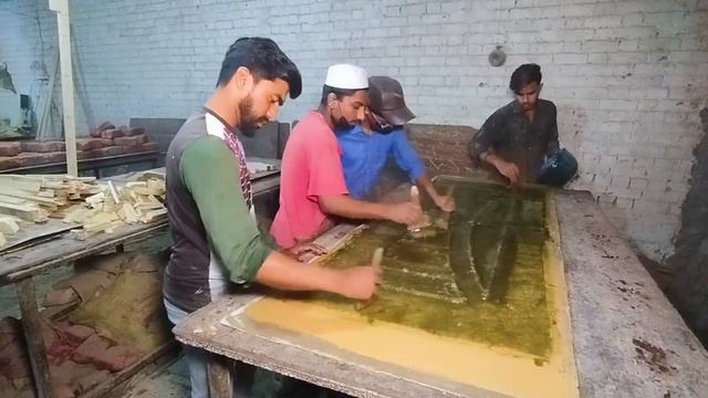 Удивительный процесс изготовления двери смотреть онлайн