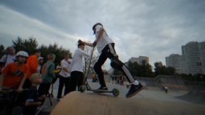 ДЕЛАЕТ НЕВОЗМОЖНЫЕ ТРЮКИ за ДЕНЬГИ - ПРО РАЙДЕР в 14 ЛЕТ