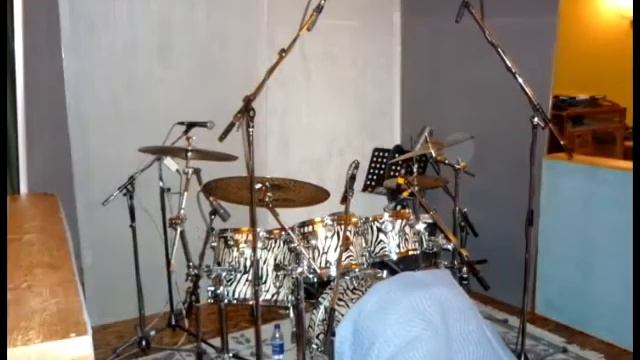 Groovy DrumTracks - Online session drummer смотреть онлайн
