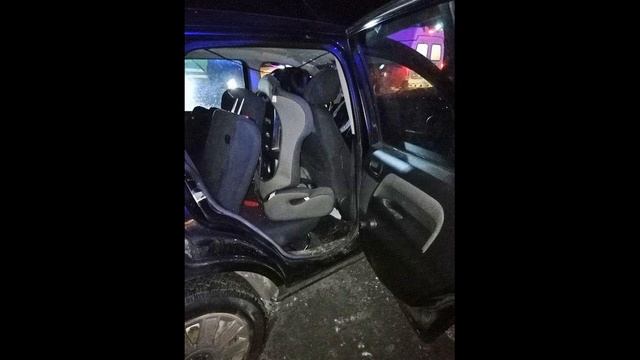 На Серовском тракте 18 летняя девушка устроила массовое столкновение смотреть онлайн