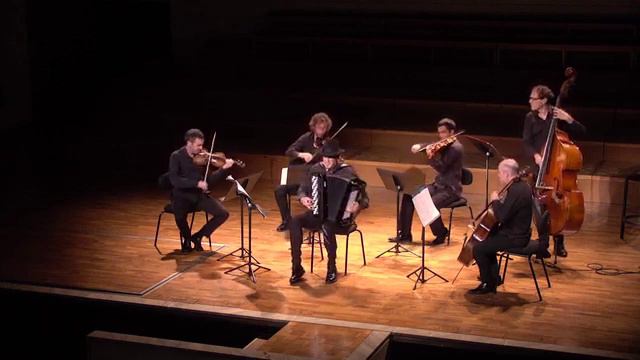 Gorka Hermosa: Neotango Concerto for accordion and strings смотреть онлайн