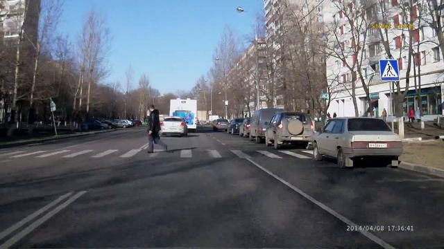 ул. Ташкентская, пешеход не глядя переходит дорогу смотреть онлайн