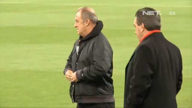 NET24 - Torsten Fink Dipecat Hamburger SV di Liga Jerman смотреть онлайн