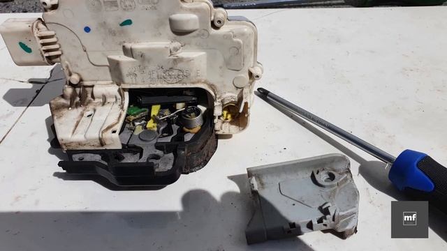Reparação dos motores elétricos da fechadura do Audi a3 8p 2007 смотреть онлайн