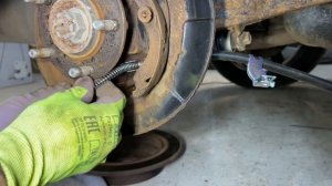 Замена тросиков ручного тормоза Outlander xl