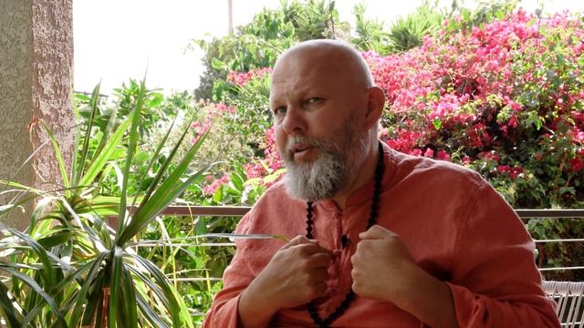 What is more important? | Swami Avadhut QnA №18 смотреть онлайн