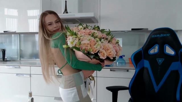 Пошлая Михалина празднует ДР смотреть онлайн