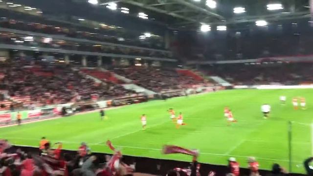 Квинси Промес решает смотреть онлайн