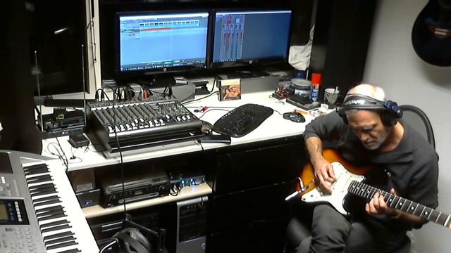 Besame Mucho Played by Mike смотреть онлайн