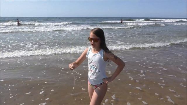 ?SUNSHINE DAY WITH MISS SUNNY?Я СЧАСТЛИВАЯ СОЛНЕЧНО И ВЕСЕЛО У МОРЯ? смотреть онлайн