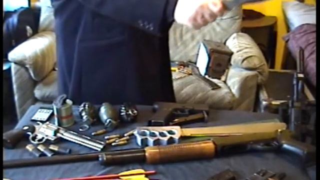 In Case Of Zombies - Part 3 - Household & Weapons Survival Kit смотреть онлайн