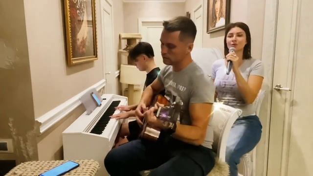 Анастасия Макеева и семейный ансамбль в исполнении "А река течет" смотреть онлайн