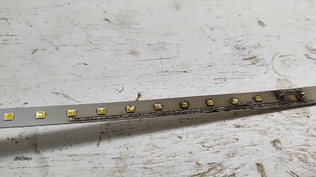 КАК выпаять светодиод из лампочки БЕЗ ПАЯЛЬНИКА !!! смотреть онлайн