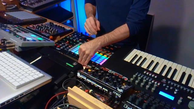Hopeful - Melodic Deep Techno Session (Elektron machines, Moog Minitaur, Diva & Ableton) смотреть онлайн