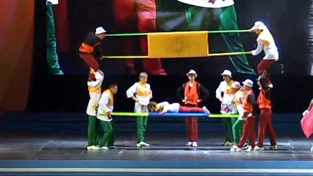 Цирк "Супер-Скок" Носилки 2012 смотреть онлайн