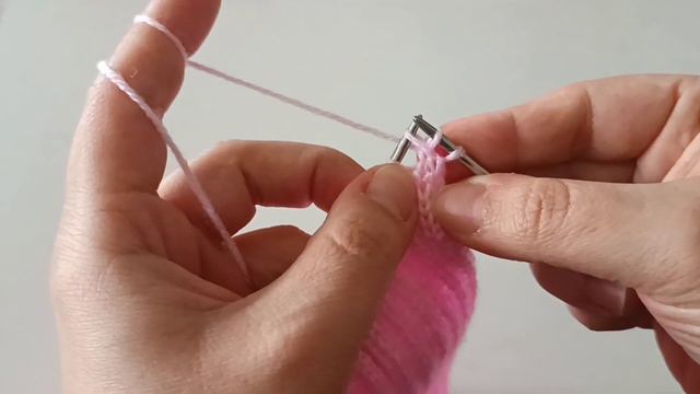 Die einfachsten Socken der Welt gleichzeitig stricken - ohne Ferse mit einer Rundstricknadel! смотреть онлайн