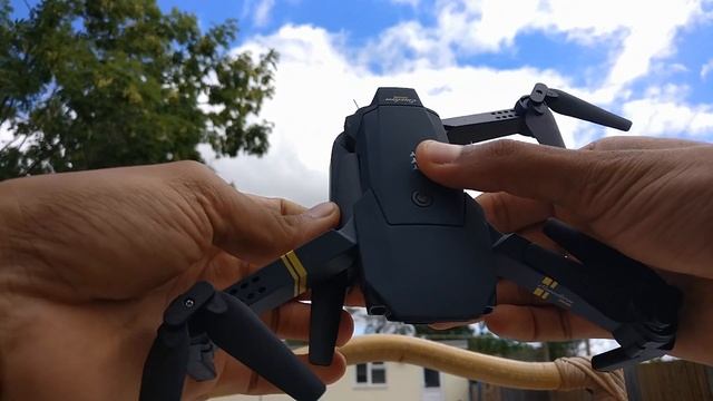 Eachine E58 Foldable Drone Unboxing & In-Depth Review - Best Budget Drone - DJI Mavic Clone! смотреть онлайн