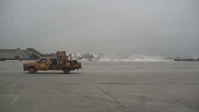 Toronto, airport смотреть онлайн