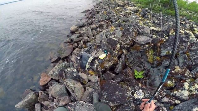 В поисках ТРОФЕЙНОЙ КУМЖИ. Рыбалка на ЛОВОЗЕРЕ смотреть онлайн