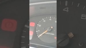 Мазда 626 GE троит