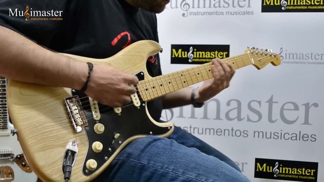 VENDIDA - LTD 2015 American Standard Stratocaster Oiled Ash Demo смотреть онлайн