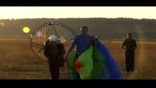 Сюжет из фильма Мотопарапланы "Лето". Иркутск. смотреть онлайн