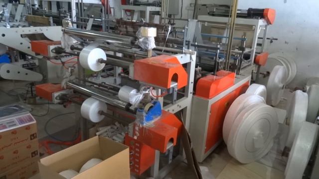 Двухручьевая пакетоделательная машина для производства пакетов в стопе и на горячих иглах смотреть онлайн