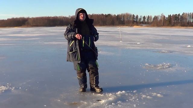 Рыбалка - ловля окуня на блесну и балансир в мороз! Окунь, щука, плотва со льда. смотреть онлайн