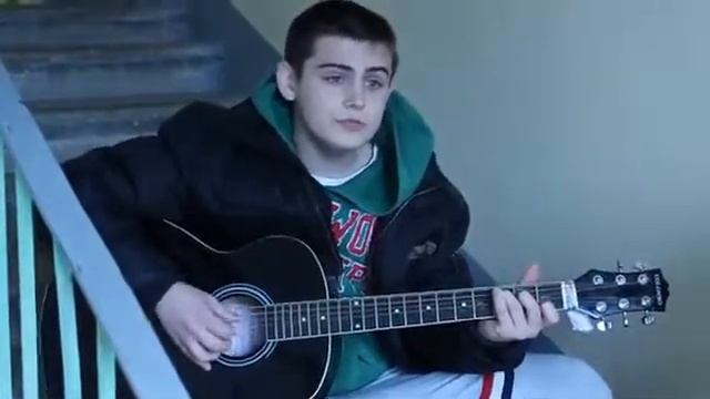 Поют под гитару-твои карие глаза!очень классно! смотреть онлайн