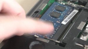 Как убрать оперативную память с ноутбука.Как извлечь ОЗУ с ноутбука