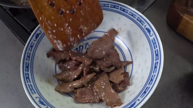 ГОВЯДИНА С ОГУРЦАМИ По КОРЕЙСКИ! смотреть онлайн