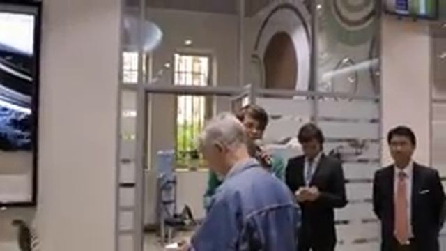 Открытие Samsung Service Plaza. смотреть онлайн