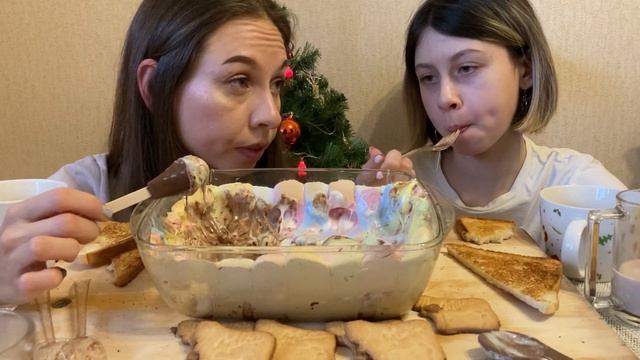 МУКБАНГ МАРШМЕЛЛОУ ЗАПЕЧЁННАЯ С ?ШОКОЛАДОМ/Кушаем шоколадными ложками/MUKBANG MARSHMALLOW BAKED смотреть онлайн