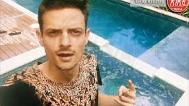 Fabio Rovazzi Tutto Molto Interessante смотреть онлайн