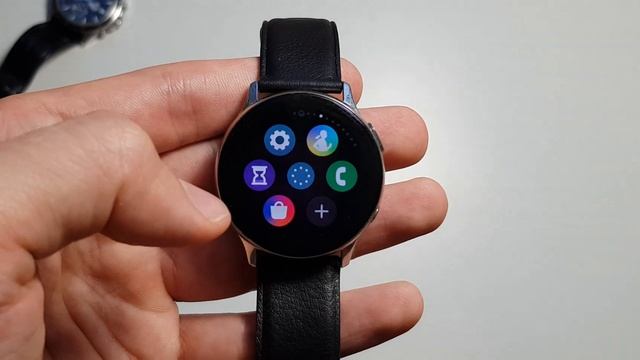 Обзор Samsung Galaxy Watch Active2 (2019): Ярко, но недолго... смотреть онлайн