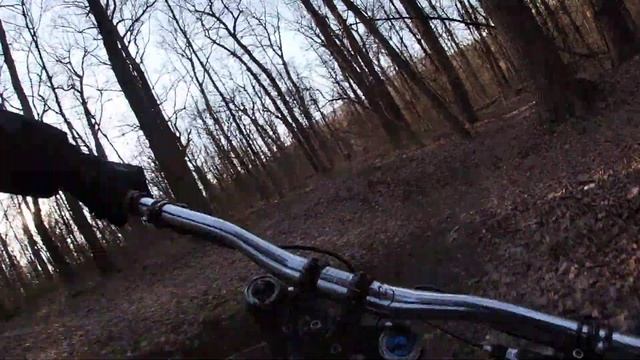 Заехал на восьмёрки пока никого не было из местных строителей))) смотреть онлайн