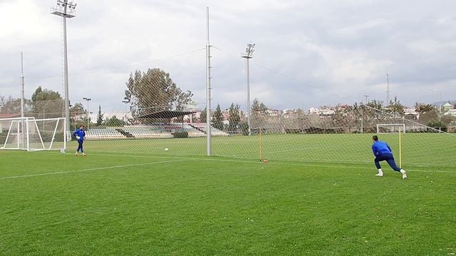 Тренировка вратарей Ска Хабаровск. Зимний сбор сезон 2018/19 смотреть онлайн