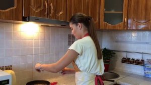 Блинчики с грибами в сливочном соусе и сыром