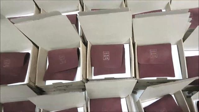 Упаковка Amorem. Процесс упаковки украшений из серебра. Amore смотреть онлайн